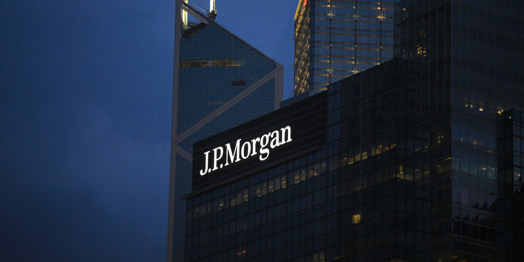 矿业公司首当其冲:JP摩根表示比特币价格下跌